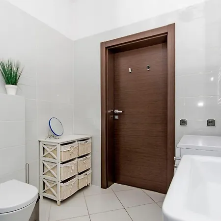 Kwartal Kamienic Neptun Z Garazem - Comfy Appartement *